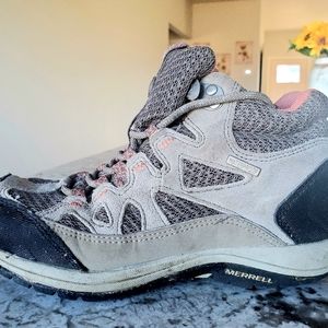 Merrell waterproof women's hiking boots. Good condition.